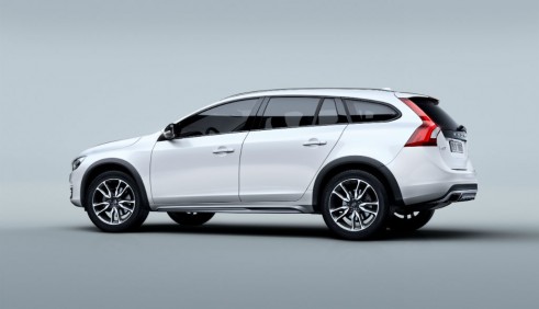 Volvo V60 Cross Country side 2 - carwitter