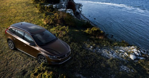 Volvo V60 Cross Country top - carwitter