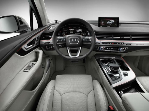 2015 Audi Q7 - Interior Dashboard - carwitter