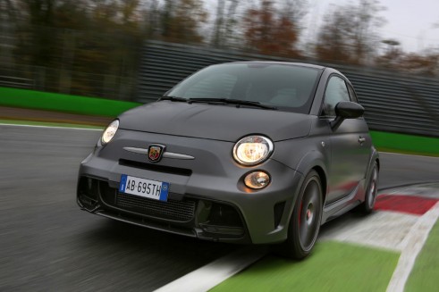 Abarth 695 Biposto front - carwitter