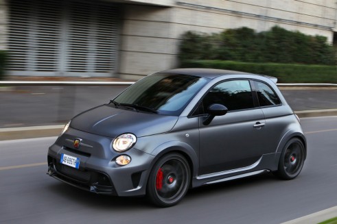 Abarth 695 Biposto road - carwitter