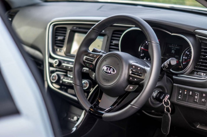 2015 Kia Optima - Steering Wheel - Carwitter