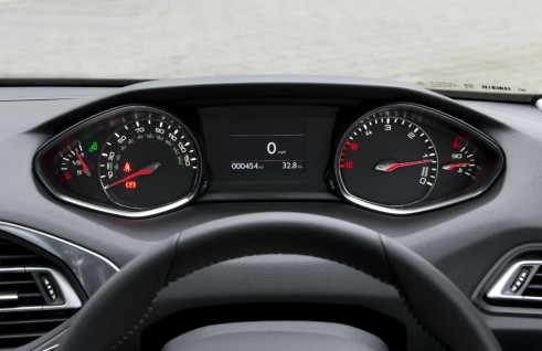 2015 Peugeot 308 1.2 THP - Dials - Carwitter