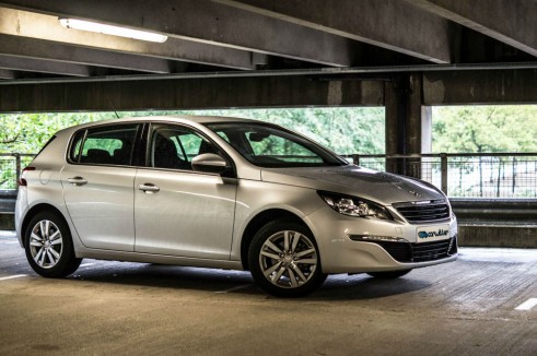 2015 Peugeot 308 1.2 THP - Side Close - Carwitter