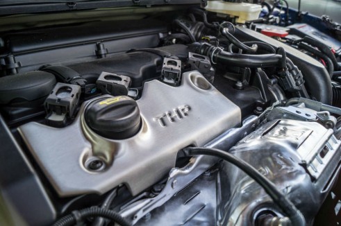 2015 Peugeot 308 GT Review - Engine THP Logo - Carwitter