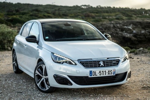 2015 Peugeot 308 GT Review - Front Angle Close - Carwitter