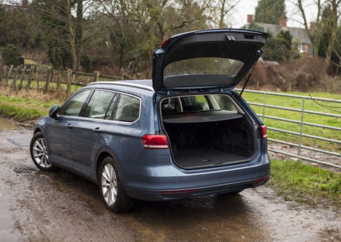 2015 Volkswagen Passat boot - carwitter