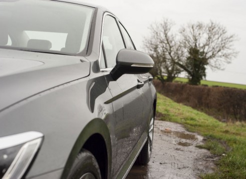 2015 Volkswagen Passat detail carwitter