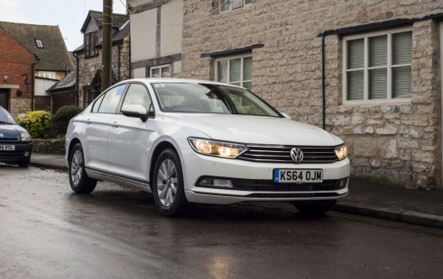 2015 Volkswagen Passat front 4 - carwitter