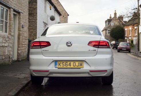 2015 Volkswagen Passat rear 5 - carwitter