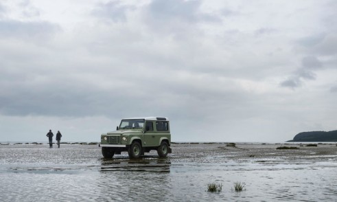 Land Rover Defender 2015 Heritage limited edition - Front Angle - carwitter