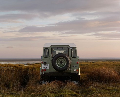 Land Rover Defender 2015 Heritage limited edition - Rear - carwitter