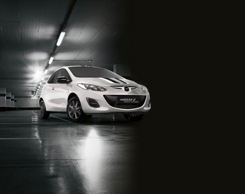 Mazda 2 White Edition - carwitter