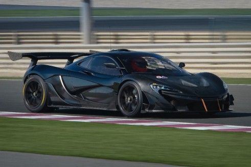 McLaren P1 GTR side 3 - carwitter