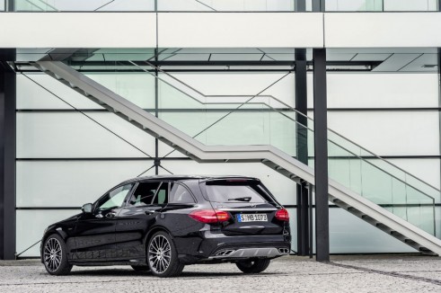Mercedes C450 AMG Sport rear 2 - carwitter