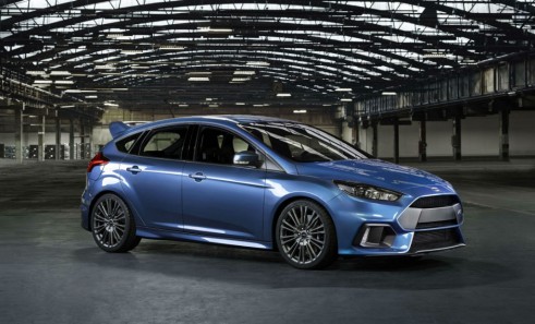 2015 Ford Focus RS - Side Shot - carwitter