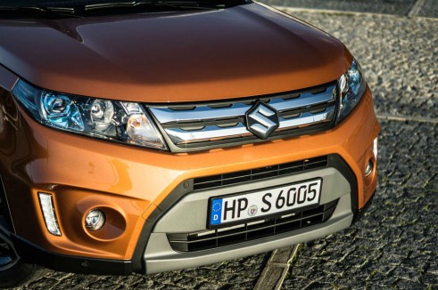 2015 Suzuki Vitara Review - Front Grille - Carwitter