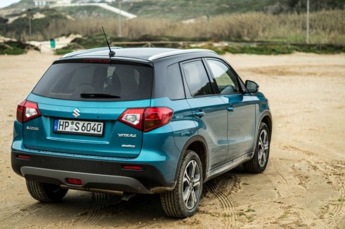 2015 Suzuki Vitara Review - Rear Angle - Carwitter