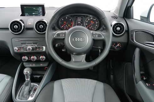 Audi A1 1.0 TFSI - Interior - carwitter