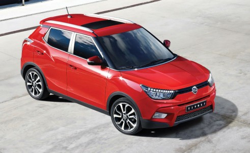 SsangYong Tivoli - Front - carwitter