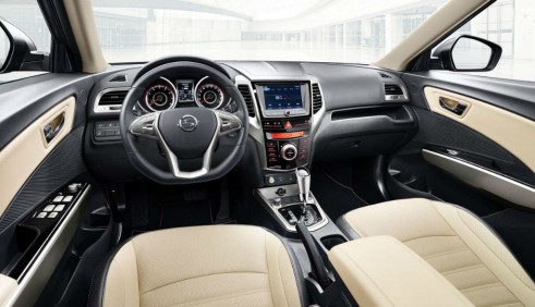 SsangYong Tivoli - Interior - carwitter