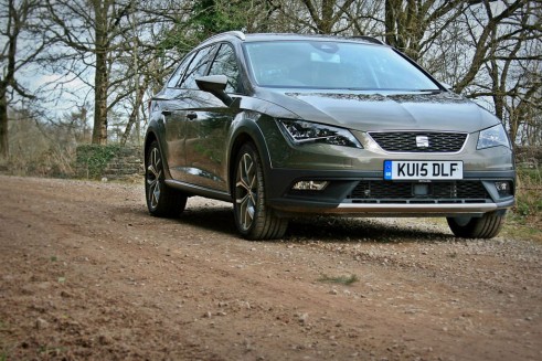 2015 Seat Leon X-Perience Review - front right low - Carwitter