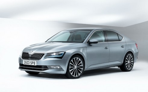 skoda superb front 3/4 - carwitter
