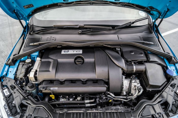 Volvo V60 Polestar Review - Engine Bay - Carwitter