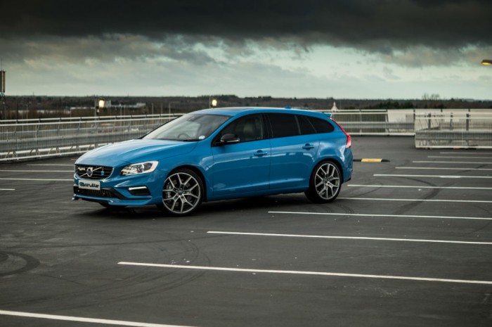Volvo V60 Polestar Review - Side Angle Front - Carwitter