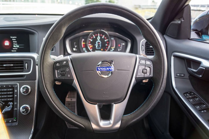 Volvo V60 Polestar Review - Steering Wheel - Carwitter