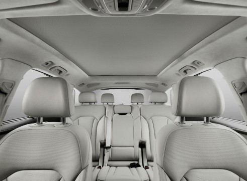 audi q7 - interior front - carwitter