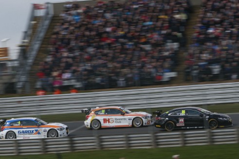BTCC 15 BHAtch Indy R2 Start
