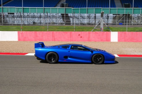 Silver Classic Media 15 XJ220 1