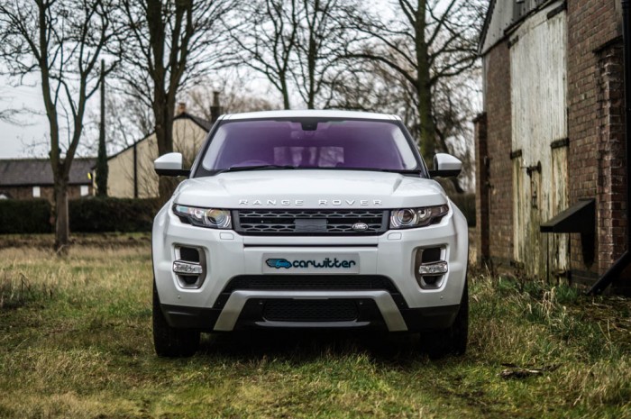 2015 Range Rover Evoque Autobiography 4WD Review - Front - Carwitter