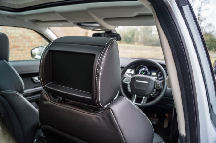2015 Range Rover Evoque Autobiography 4WD Review - Rear LCD Screen - Carwitter
