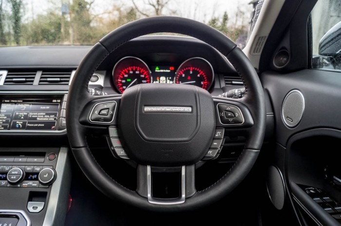 2015 Range Rover Evoque Autobiography 4WD Review - Steering Wheel- Carwitter