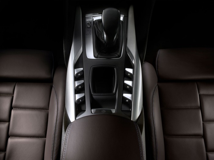 DS-5-Review-UK-First-Drive-Centre-Tunnel