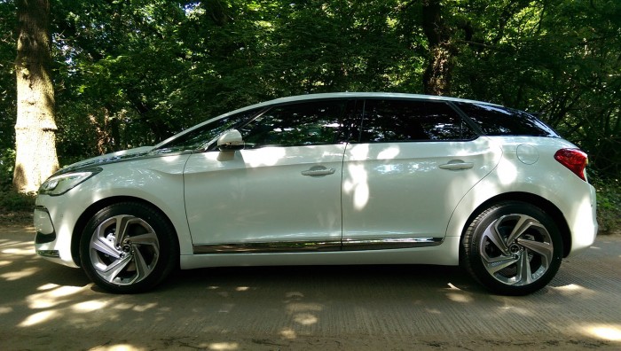 DS-5-Review-UK-First-Drive-Side