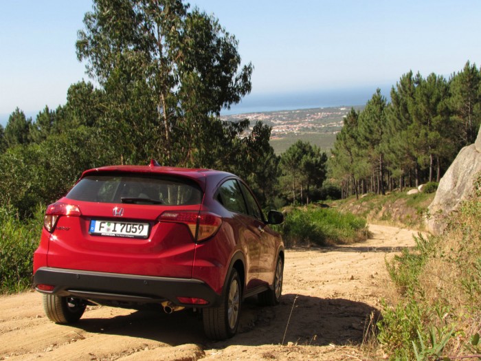 2015 Honda HRV Review - Rear - carwitter