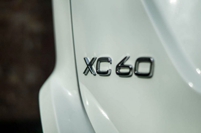 2015 Volvo XC60 RDesign D4 Review - Badge - carwitter