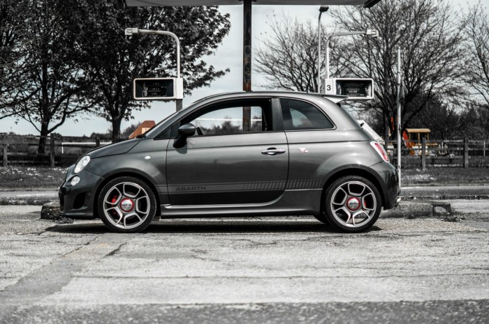 Fiat Abarth 500 595 Review - Side - carwitter