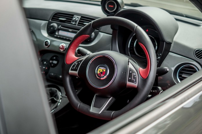 Fiat Abarth 500 595 Review - Steering Wheel - carwitter
