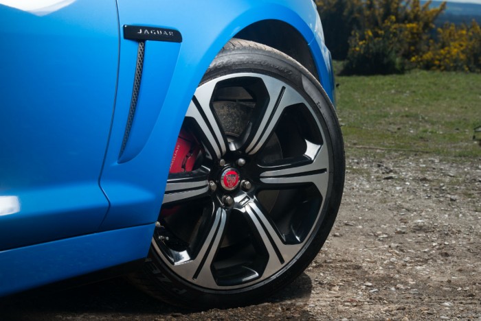 2014 Jaguar XFR-S Review - Alloys Wheels - carwitter