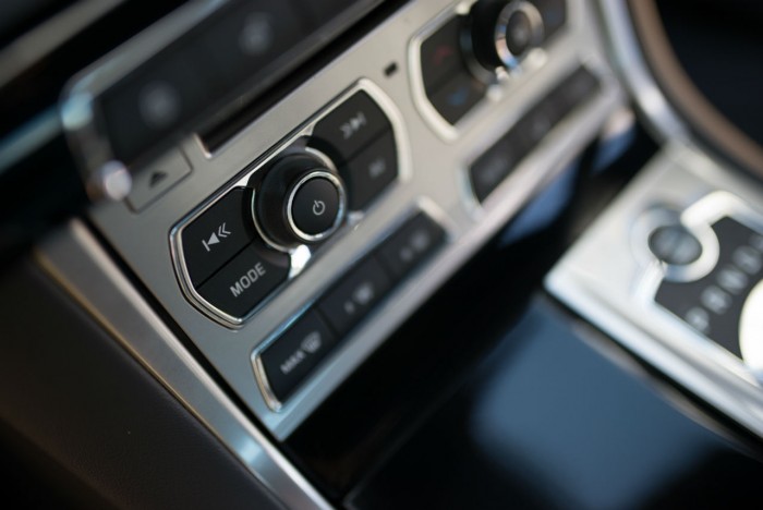2014 Jaguar XFR-S Review - Center Console - carwitter