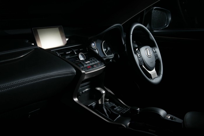 2015 Lexus NX 300h Review - Dashboard - carwitter
