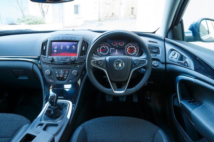 2015-Vauxhall-Insignia-review-interior-straight-carwitter-©-GM-Company