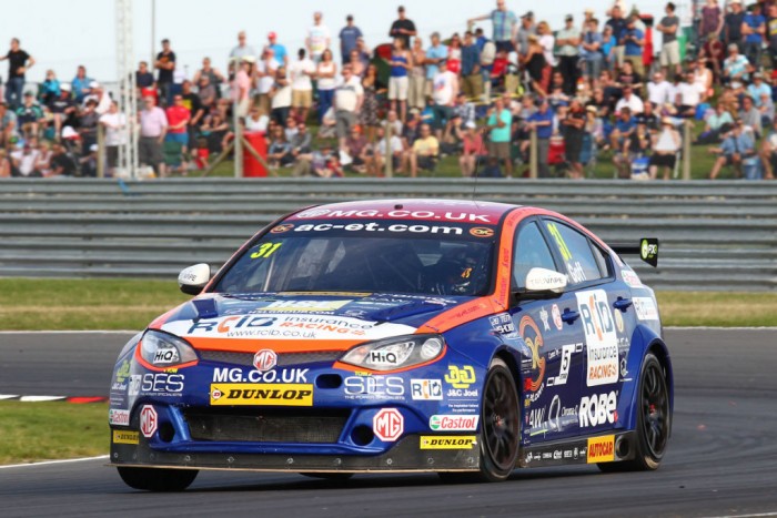 BTCC 15 Snett Goff action
