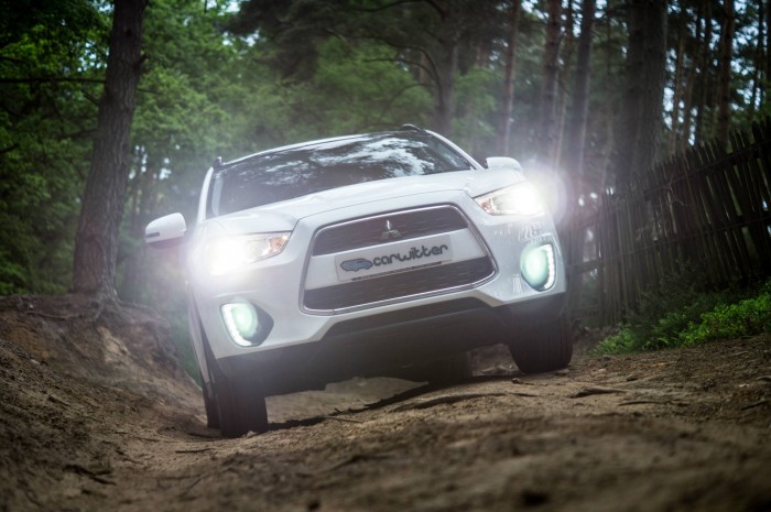 2015 Mitsubishi ASX 4WD - Review - Front Low - carwitter