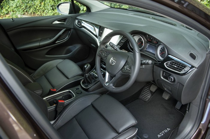2015 Vauxhall Astra Review - Interior - Carwitter