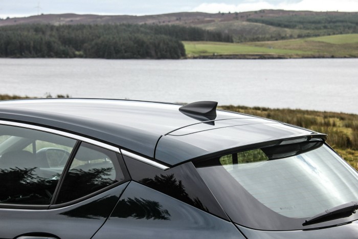 2015 Vauxhall Astra Review - Roofline - Carwitter